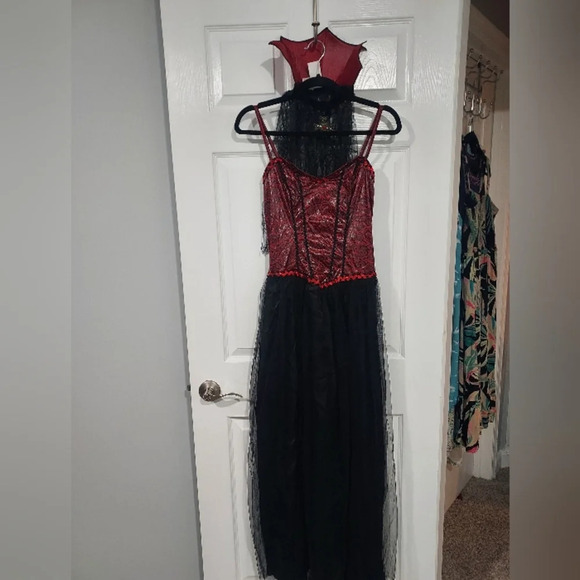 Spirit Halloween Love Bite Vamp Costume - Includes Dress, Capelet & Gloves Small - Picture 7 of 16